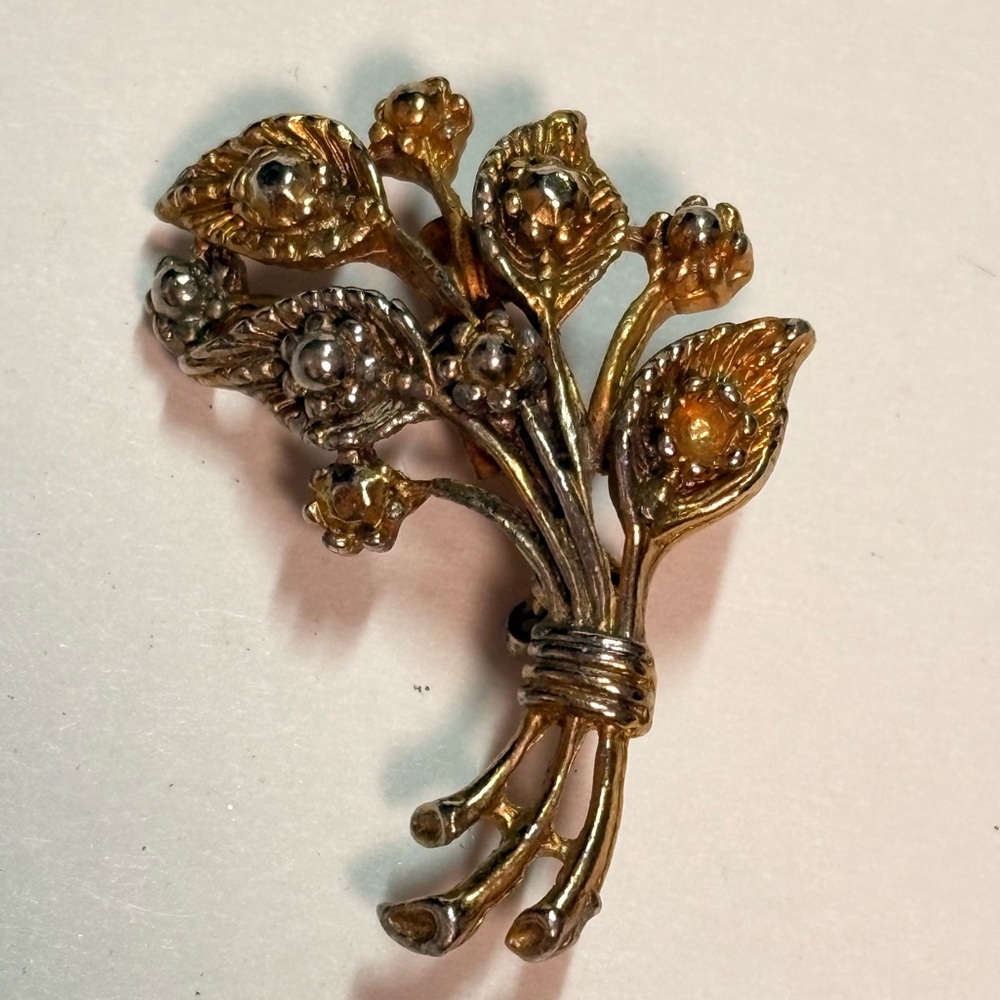 Vintage Floral Bouquet Brooch in Gold tone